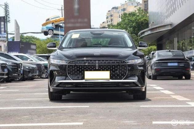 林肯拿出杀手锏! 261马力+8AT, 跌至21万出头, 比C级、3系厚道!