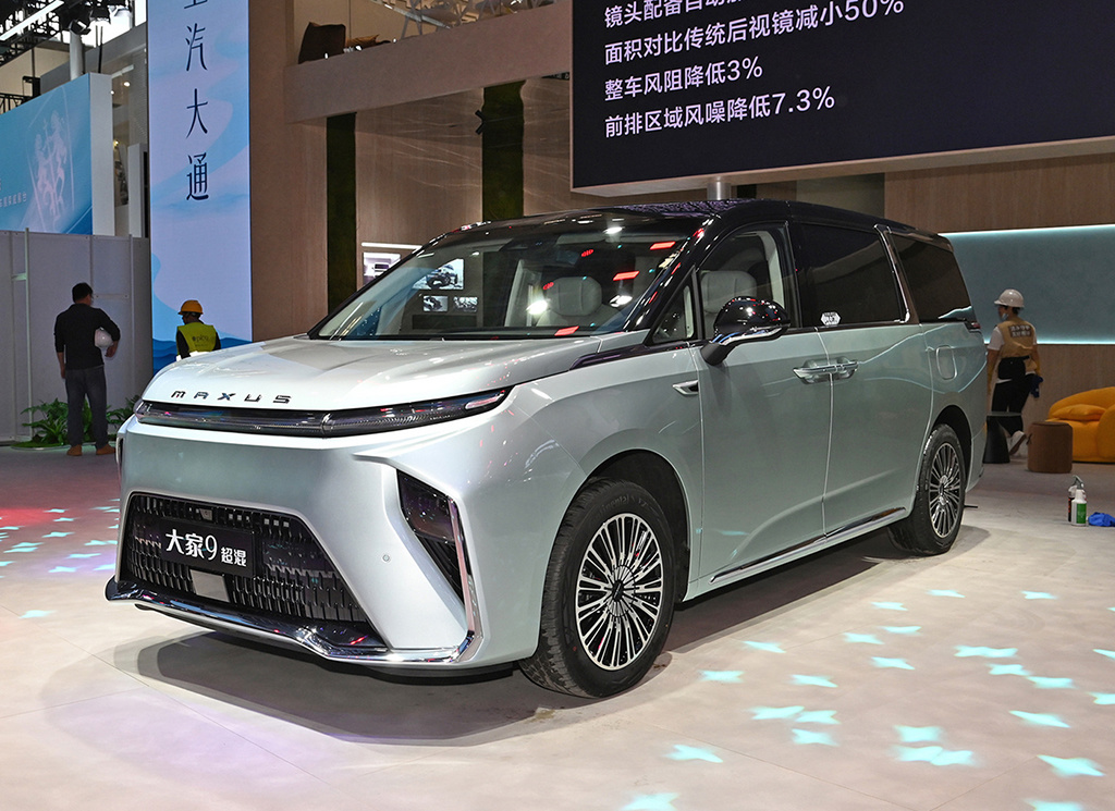 30万级混动MPV之争 大家9超混对比腾势D9 DM-i