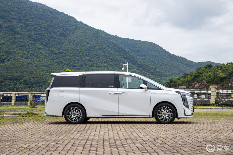 性能稳定/品质可靠 高端插混MPV就选传祺E9