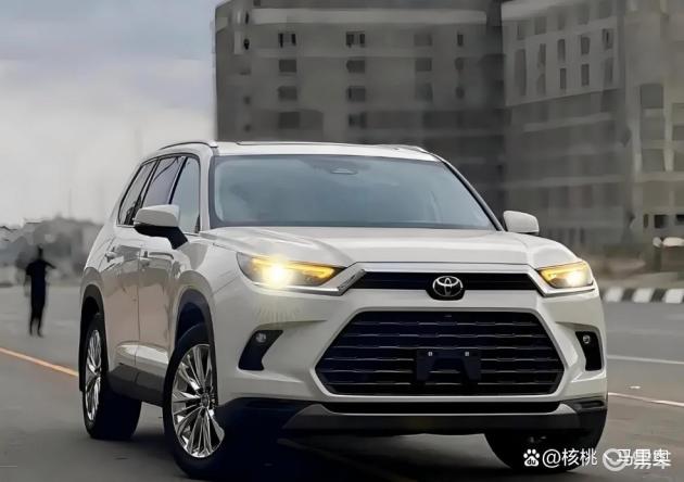 丰田新7座SUV,近5米车身,18万,低至4毛,耐用20年