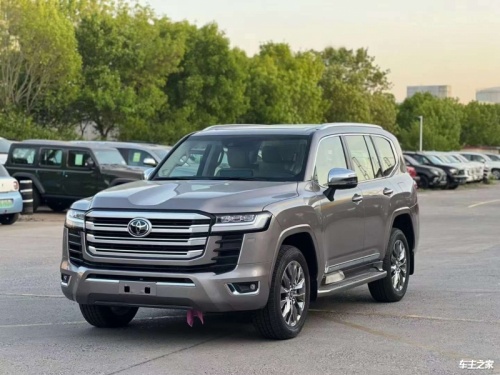 兰德酷路泽中东版 全部在售 2024款 2023款 2022款 2021款 2020款 2019款丰田兰德酷路泽中东版报价69万起 直降37万