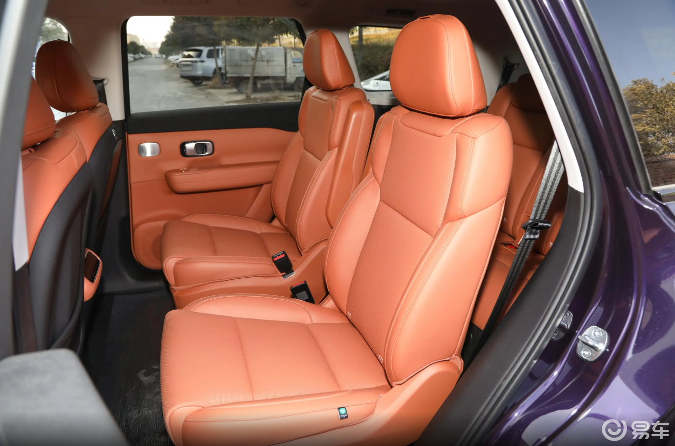 买六座长续航SUV,零跑C16和eπ008谁才是优选?