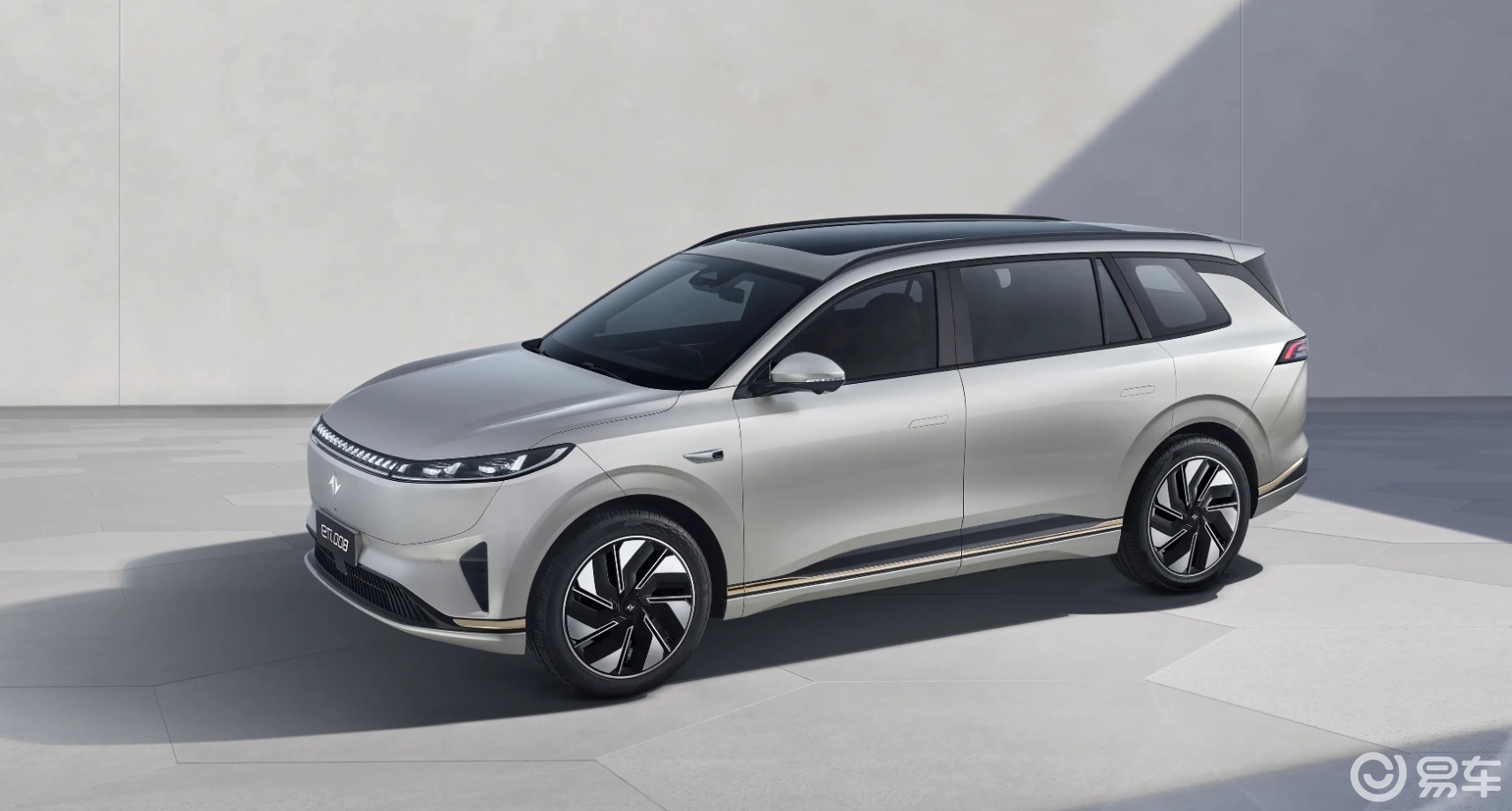 买六座长续航SUV,零跑C16和eπ008谁才是优选?