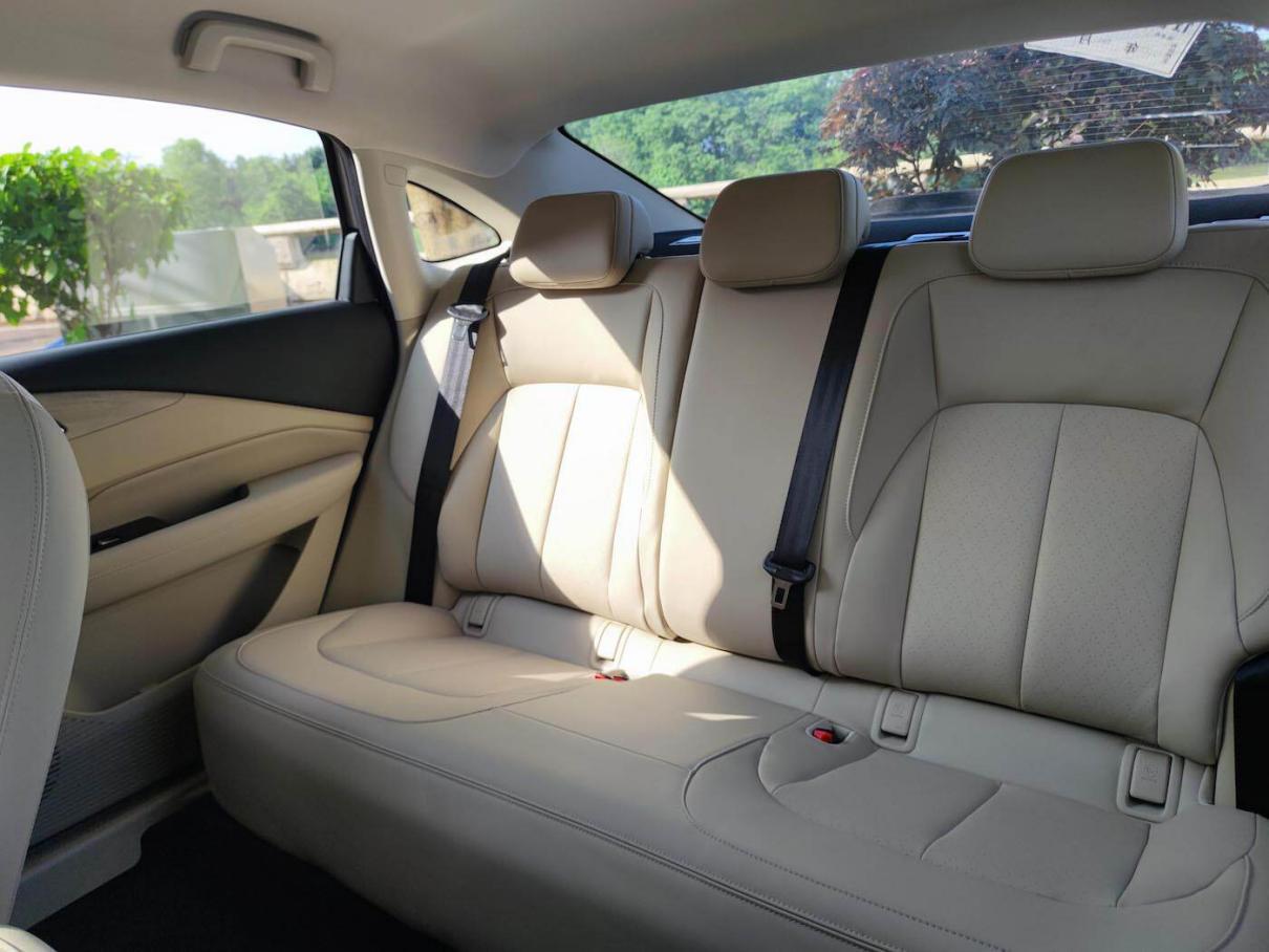 春天出行新搭档,五菱星光凭借大空间高续航成首选