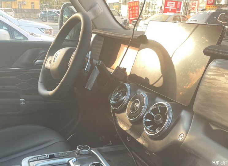 内饰升级 或采用怀挡设计 2025款坦克300汽油版将于3月初上市