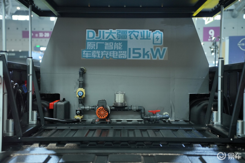 长安猎手飞手改装车亮相深圳改装展,打造高效移动工作站