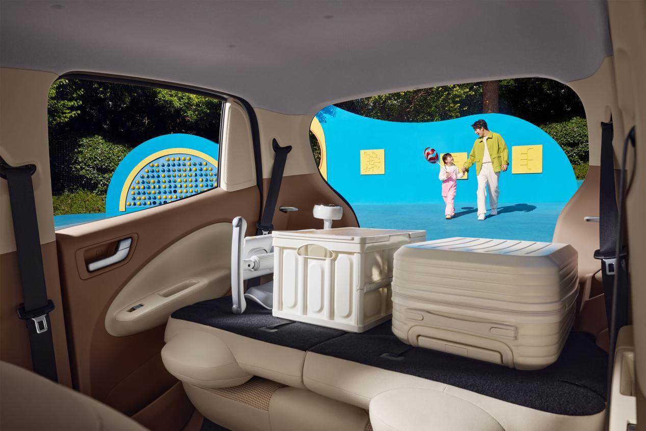 售价4.48万元起,宏光MINIEV四门版上市