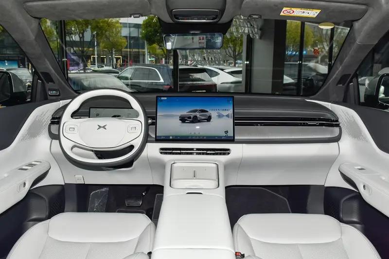 2025款小鹏G6上市7分钟大定突破5000台 售17.68万元起