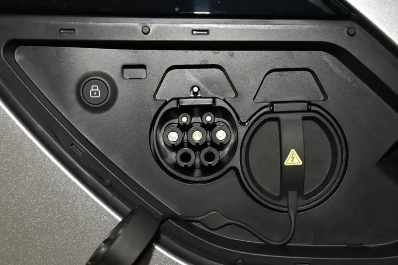 2025款小鹏G6上市7分钟大定突破5000台 售17.68万元起