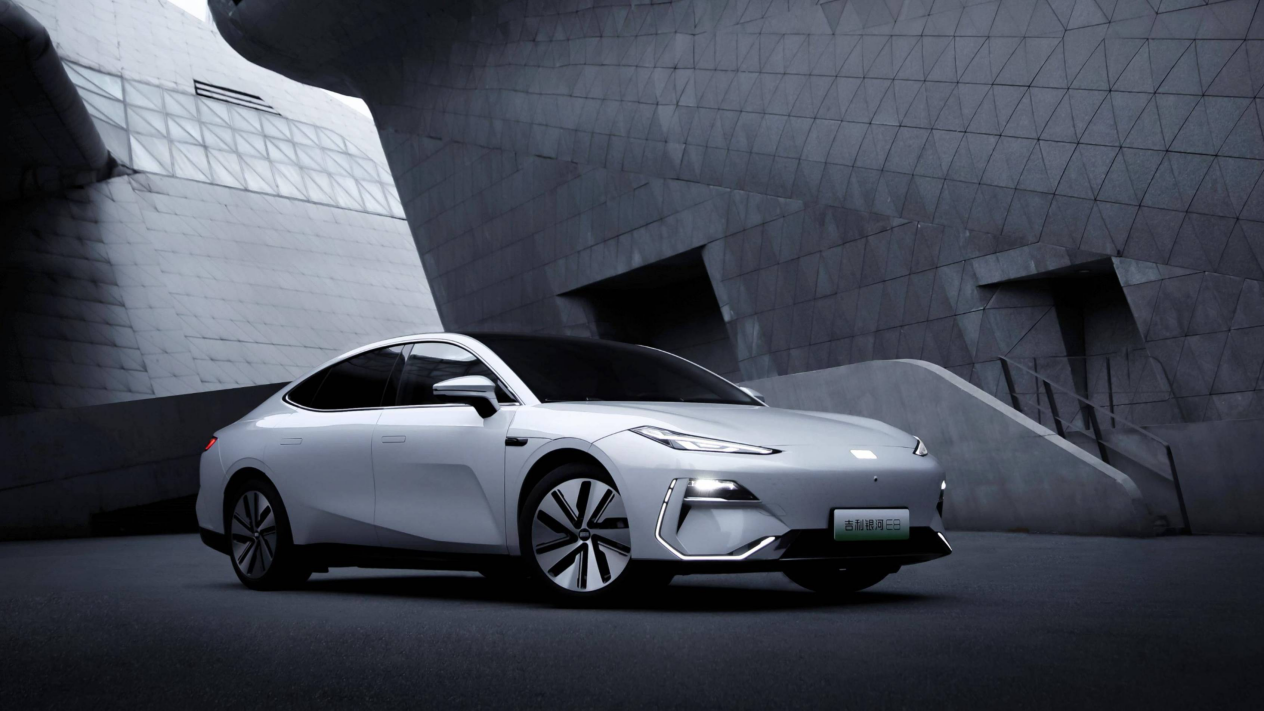 20万级纯电杀出黑马!吉利银河E8掀桌价14.98万起