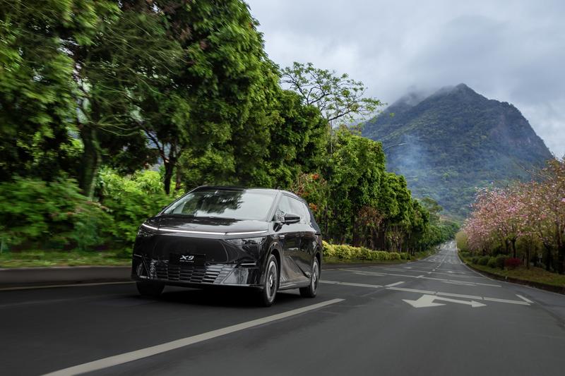 2025款小鹏X9正式开启预售 预售价39.98万元起