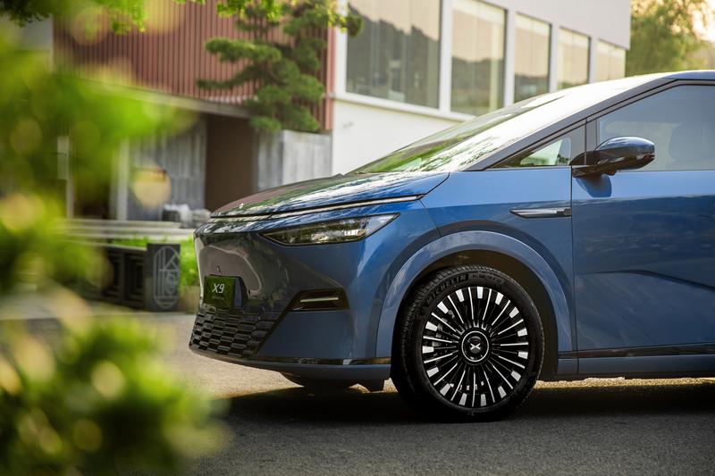 2025款小鹏X9正式开启预售 预售价39.98万元起