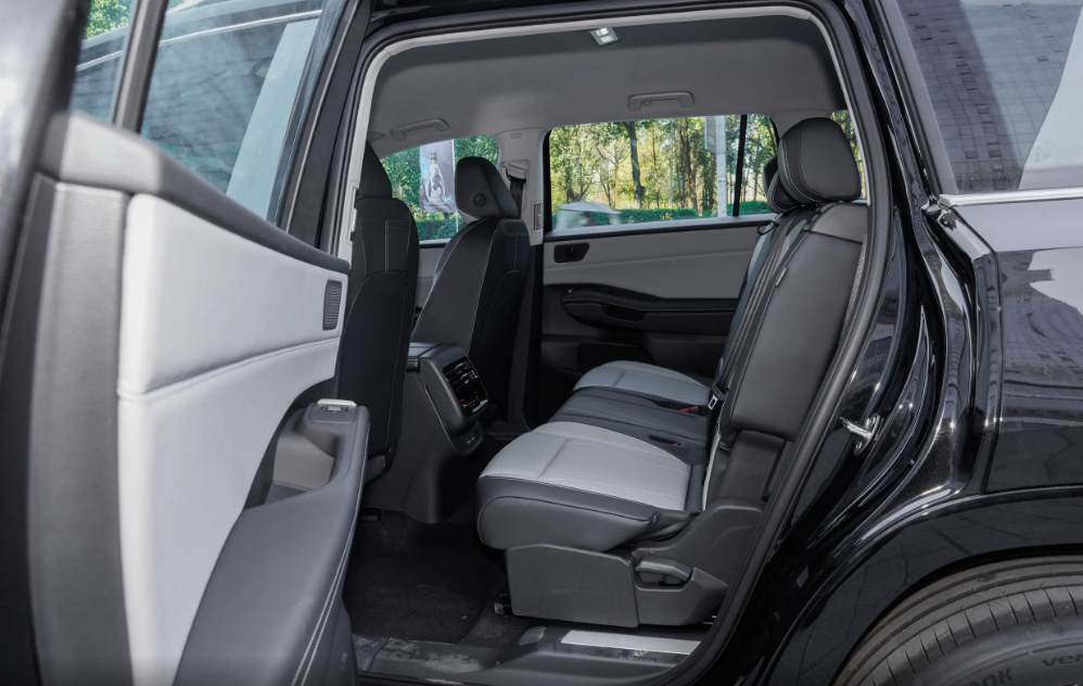 性价比怪物?4万优惠加持,这款中大型SUV标配四驱