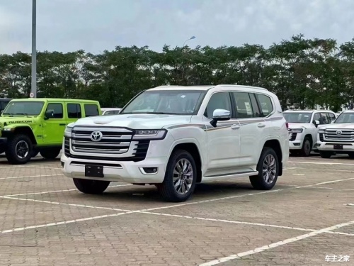 兰德酷路泽中东版 全部在售 2025款 2024款 2023款 2022款 2021款 2020款现购兰德酷路泽中东版享35.2万优惠 售四川