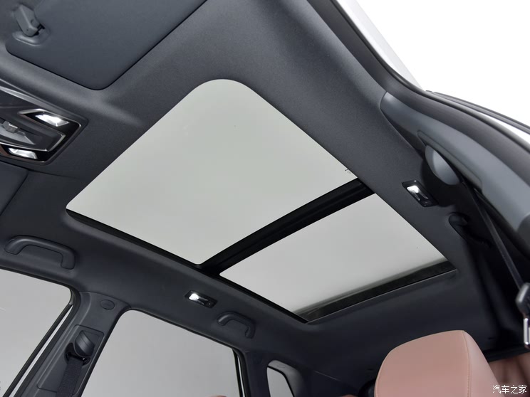 2025款长安UNI-Z上市 综合优惠后8.09万起 搭500Bar新蓝鲸发动机