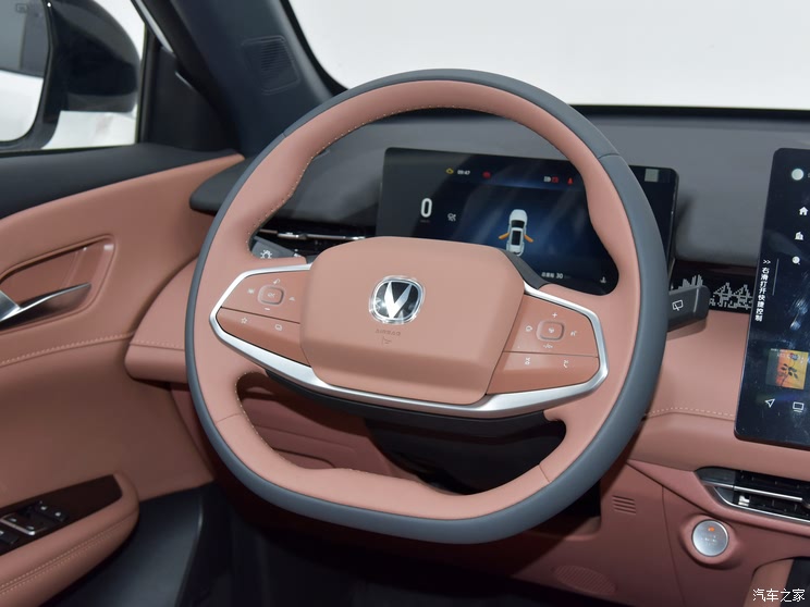 2025款长安UNI-Z上市 综合优惠后8.09万起 搭500Bar新蓝鲸发动机