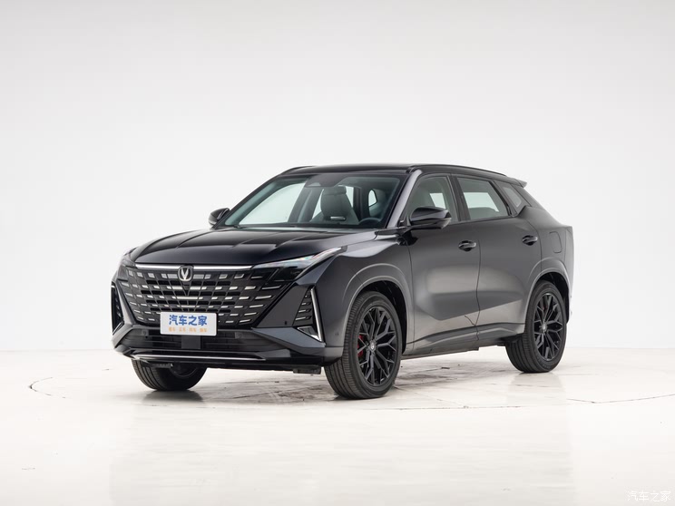 2025款长安UNI-Z上市 综合优惠后8.09万起 搭500Bar新蓝鲸发动机