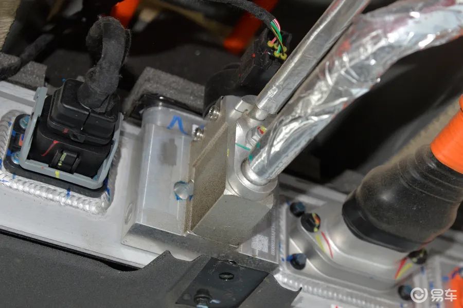 比亚迪汉DM-i:谁说是“筷子”,人家是正经八百的五连杆