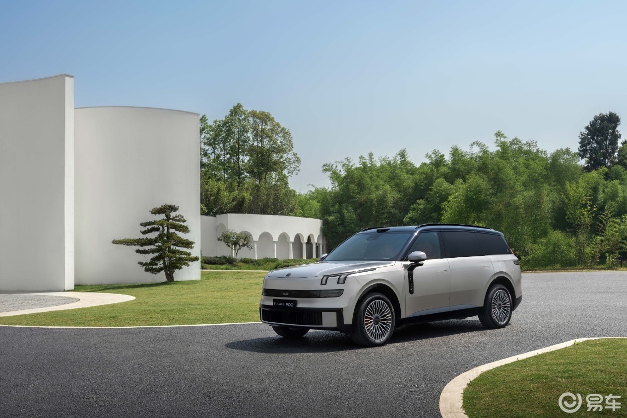 给85后中产的理想座驾:深蓝S09对比领克900