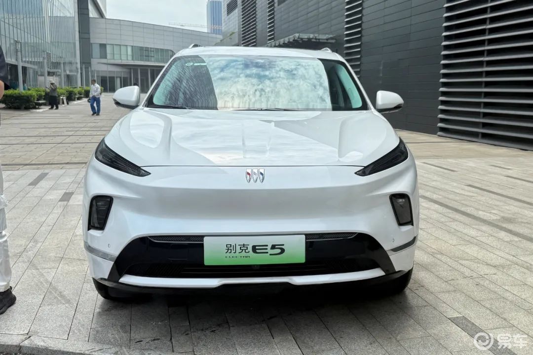 新别克纯电E5,一口价售14.99万起