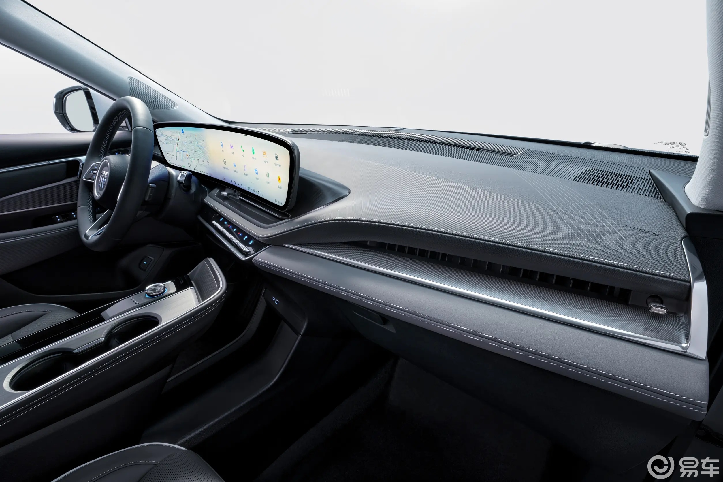 中大型SUV才14.99万,30英寸大屏幕+7.7s破百