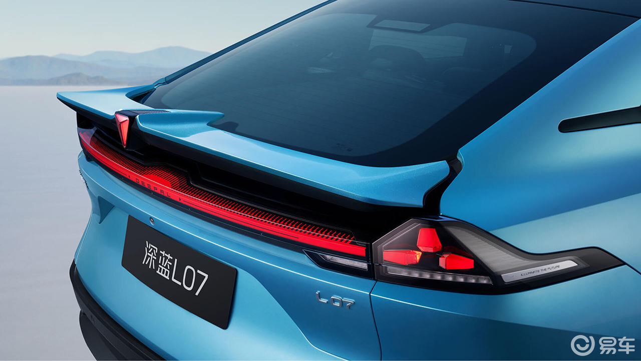 深蓝L07对比星耀8:想要的智能、舒适、实用,谁能满足?