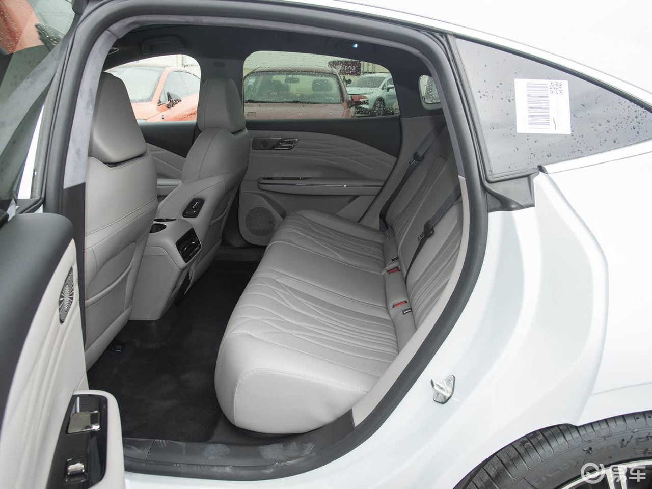 深蓝L07对比星耀8:想要的智能、舒适、实用,谁能满足?