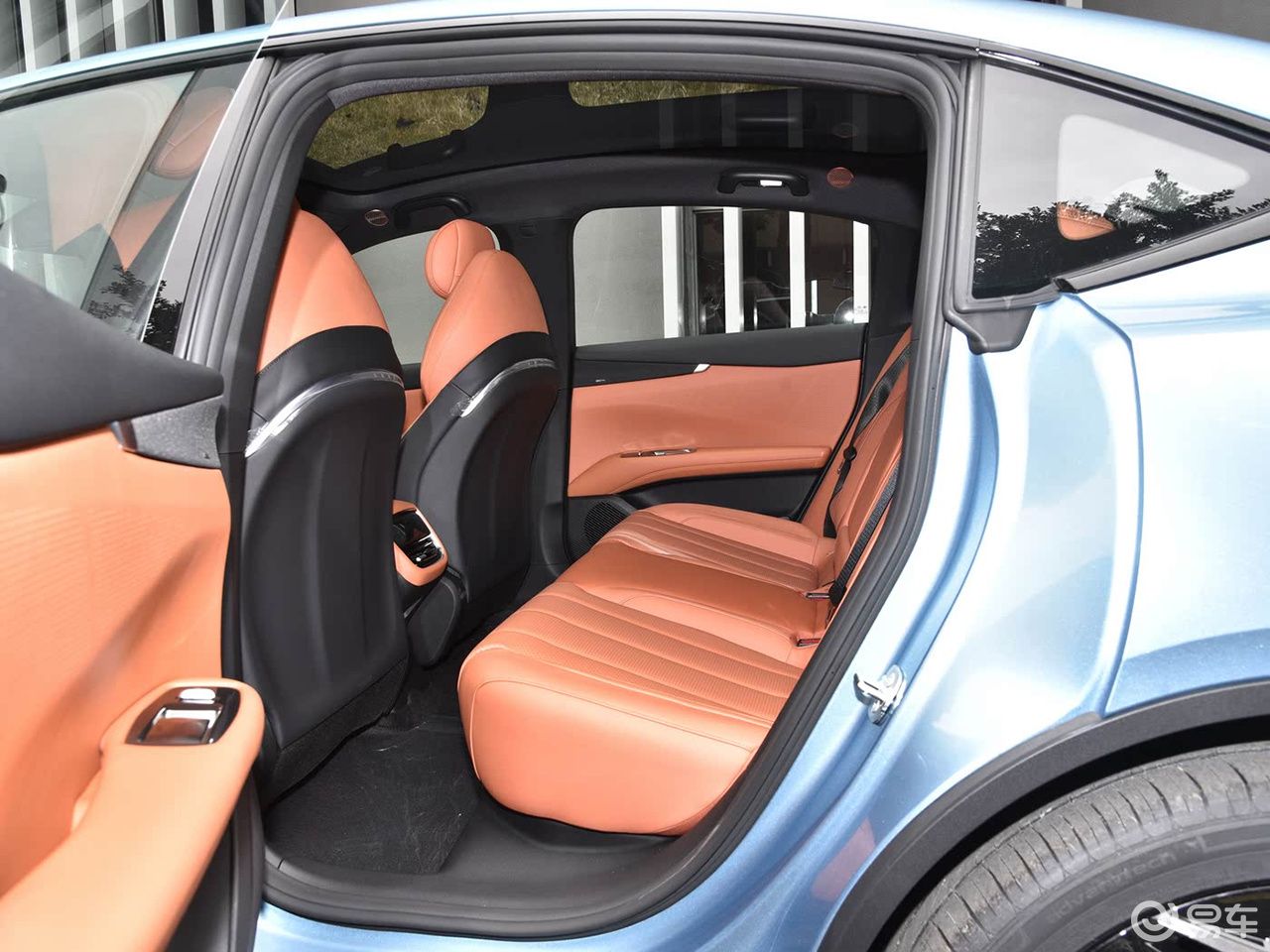 深蓝L07对比星耀8:想要的智能、舒适、实用,谁能满足?