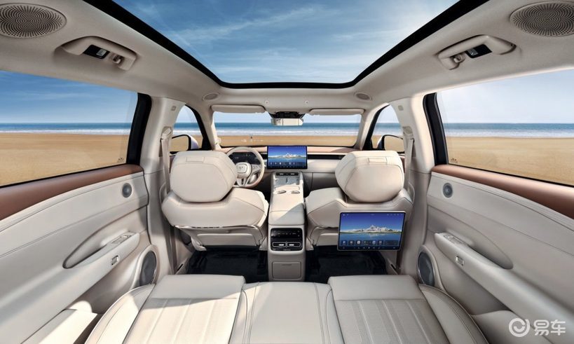 邓超亲测!华为智驾SUV岚图FREE+预售22.99万起