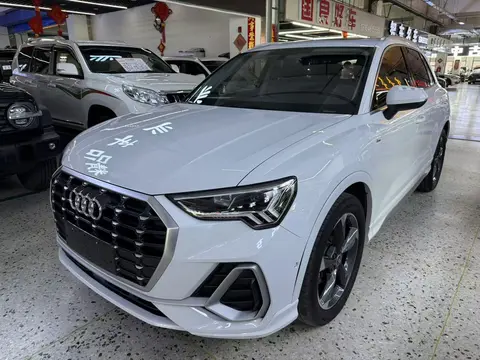 22年一手奥迪Q3：10千公里，白色时尚SUV，都市代步优选