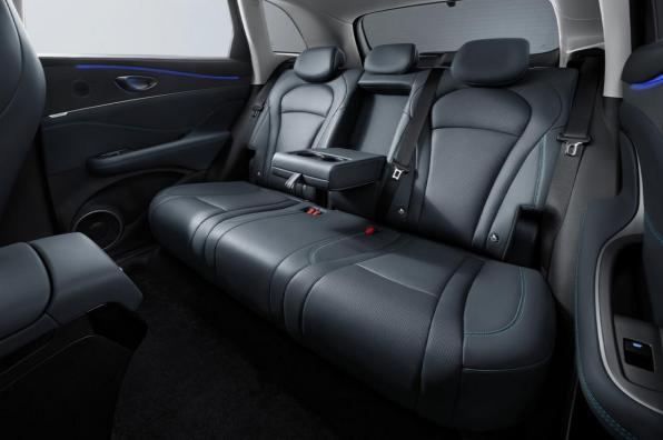 零跑C16对比理想L6海狮07 DM-i谁更值