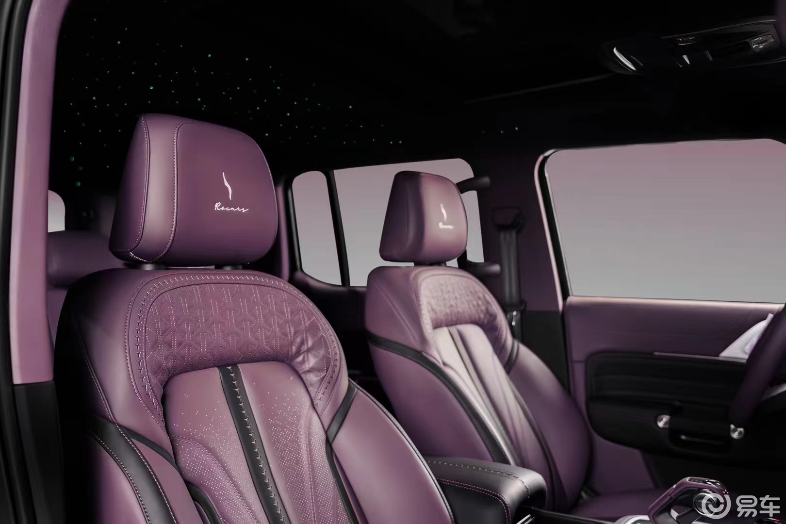 坦克300卡德加外饰配紫色内饰,硬派与奢华共存