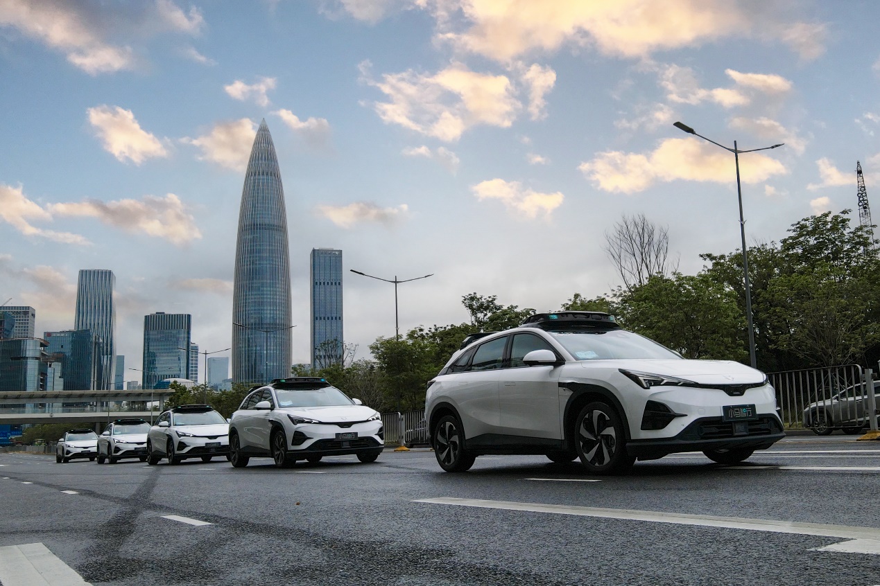 极狐阿尔法 T5 Robotaxi量产在深圳推进落地