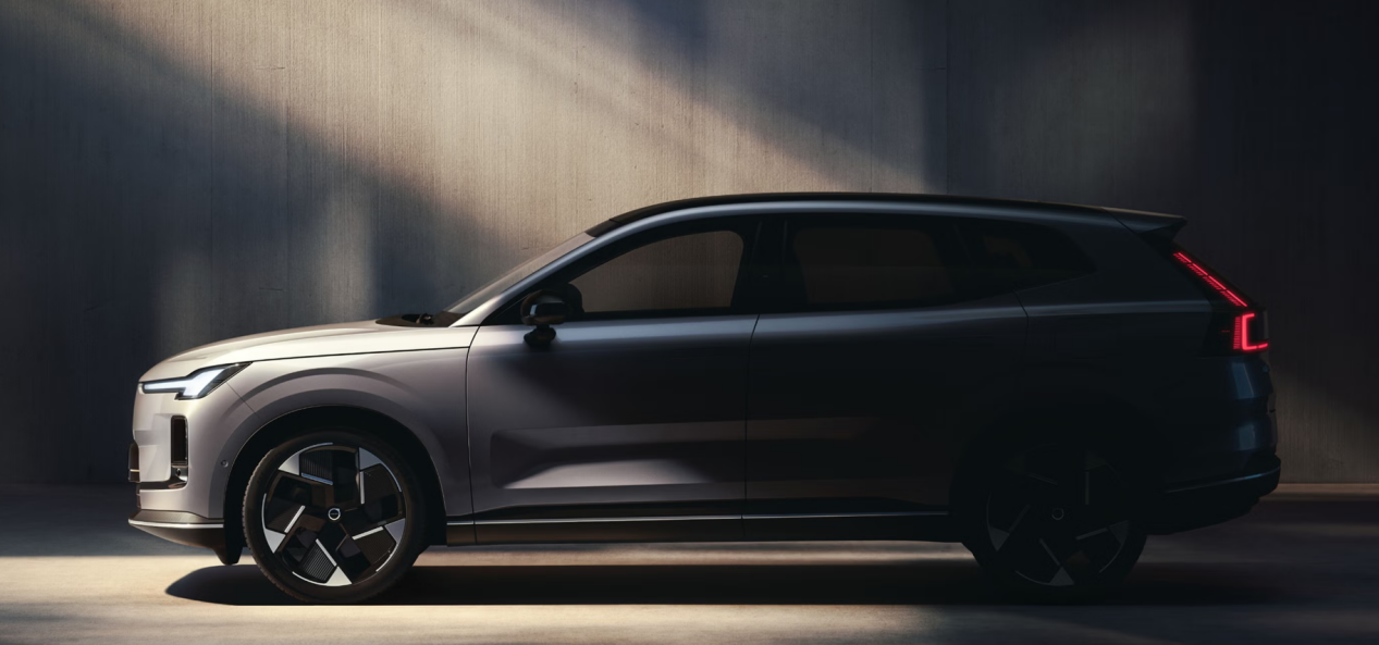 30万级新势力SUV大乱斗,卷死奥迪Q6Le-tron?