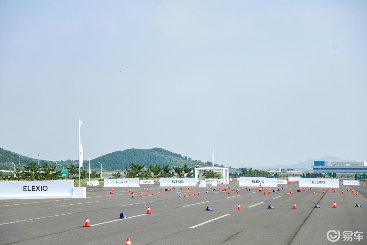 不玩炫酷玩驾控 北京现代ELEXIO重构纯电驾控逻辑