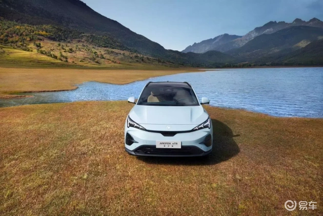 夏日自驾游，极狐新阿尔法T5 vs 银河E5，谁更胜一筹