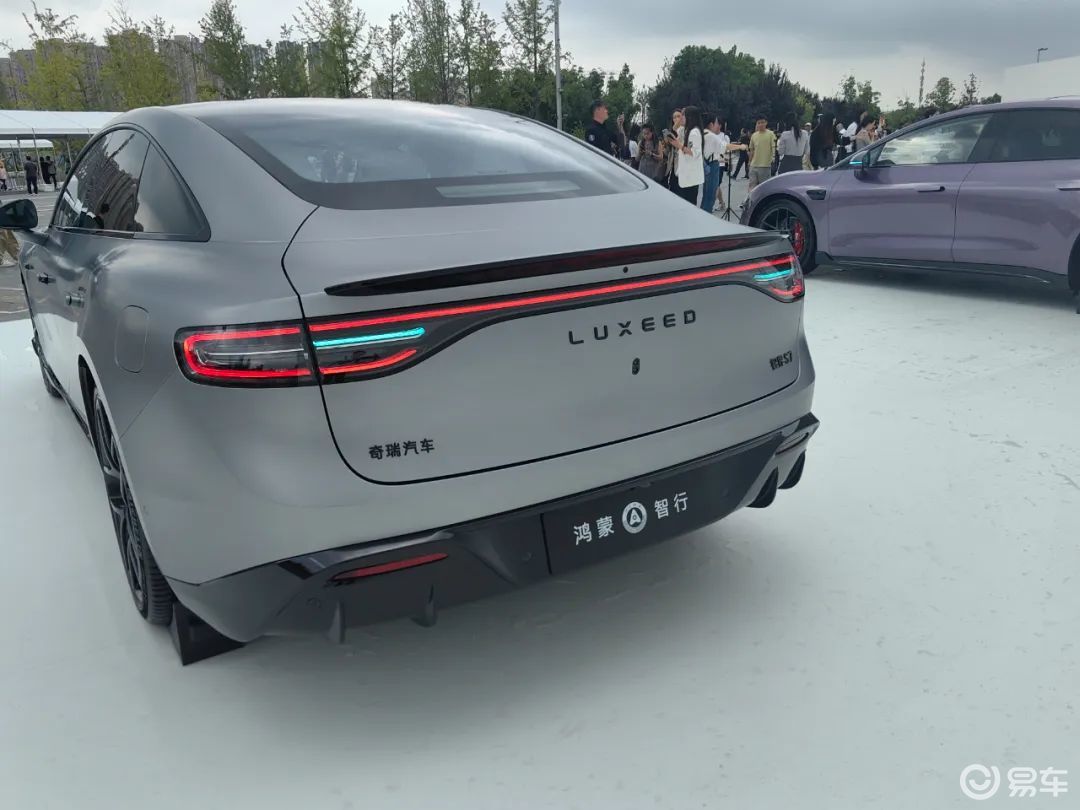 新款智界S7,售22.98万起