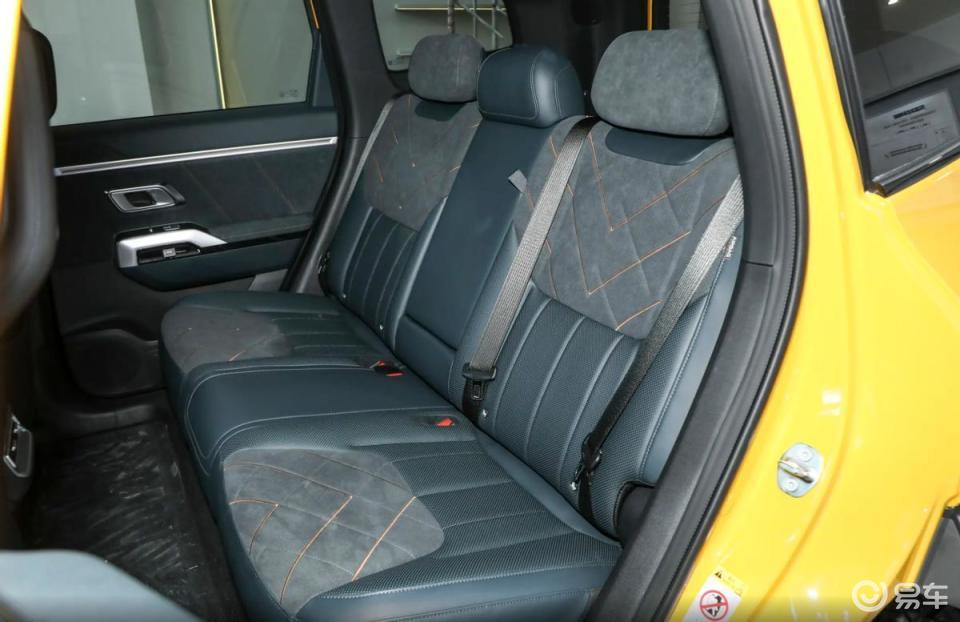 户外探险不将就!深蓝G318对比钛7,哪款车值得买?