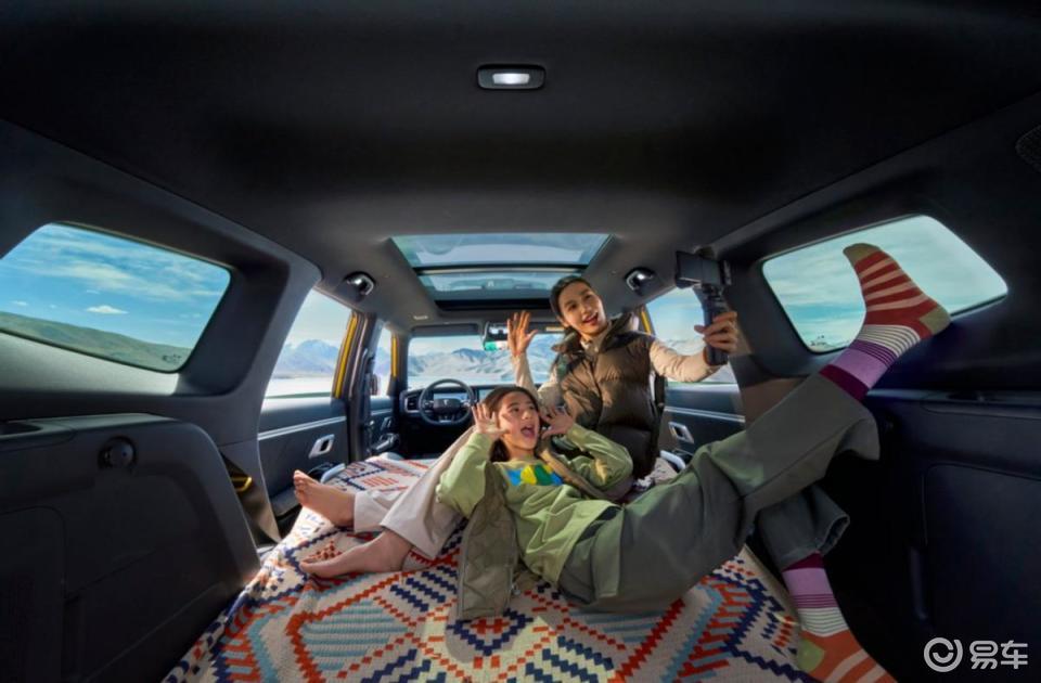 户外探险不将就!深蓝G318对比钛7,哪款车值得买?