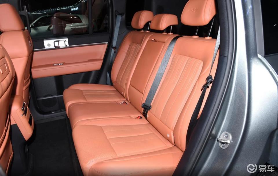 户外探险不将就!深蓝G318对比钛7,哪款车值得买?