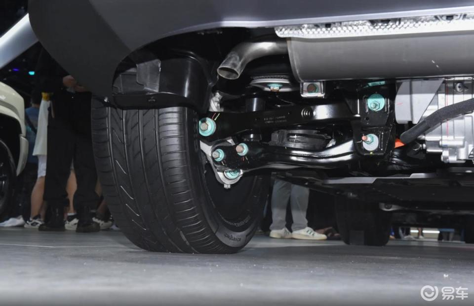 户外探险不将就!深蓝G318对比钛7,哪款车值得买?