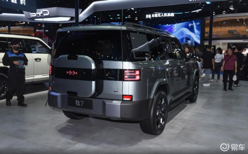 户外探险不将就!深蓝G318对比钛7,哪款车值得买?