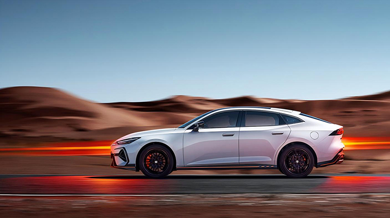 中国人保携手白城市鑫鹏展汽车线上嘉年华