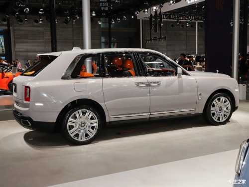 2024库里南促销626万起 直降65万