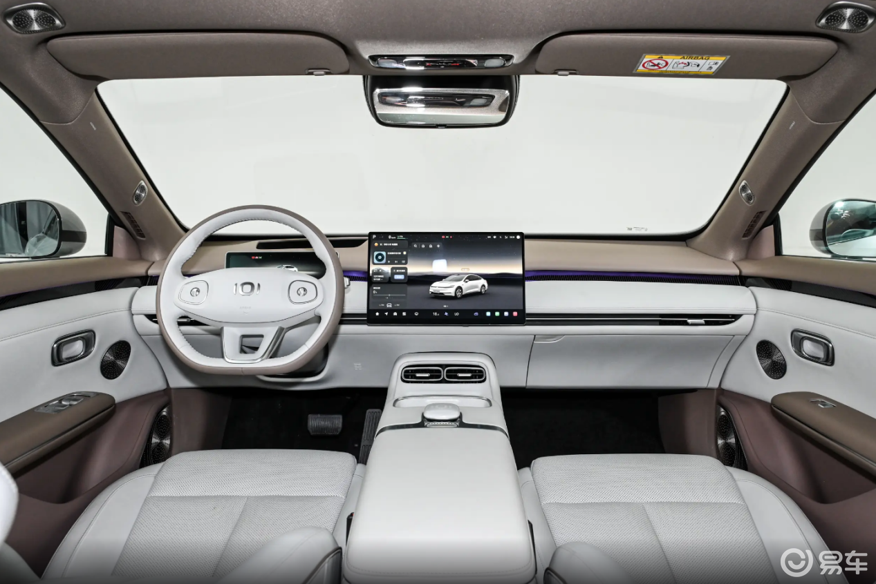 建议看小鹏MONA M03的朋友，先看看长安启源A06