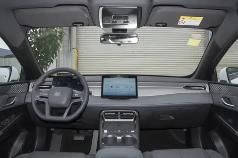 比亚迪秦PLUS养车成本大揭秘：年均千元保养真的香吗？‌